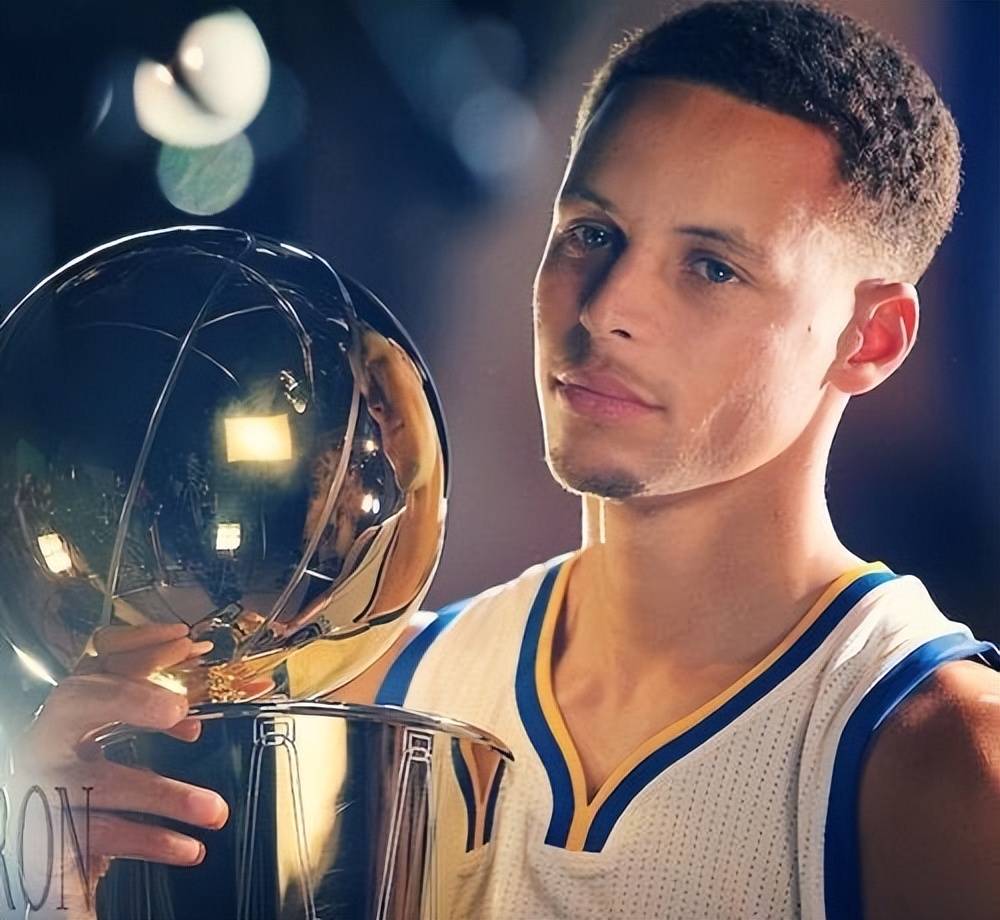 一起构筑坚 一起构筑坚