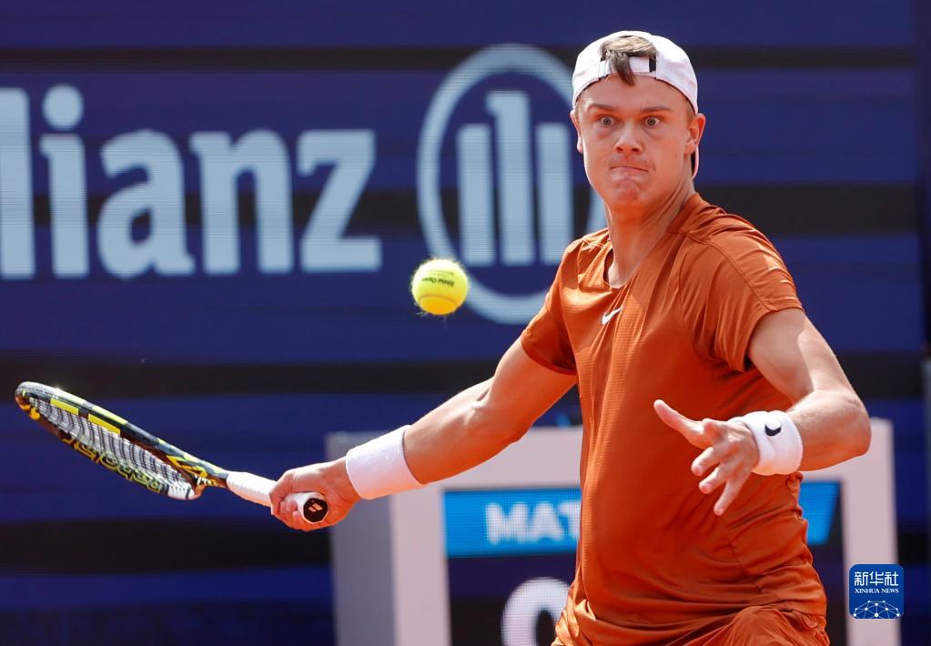 年加盟曼城 年加盟曼城